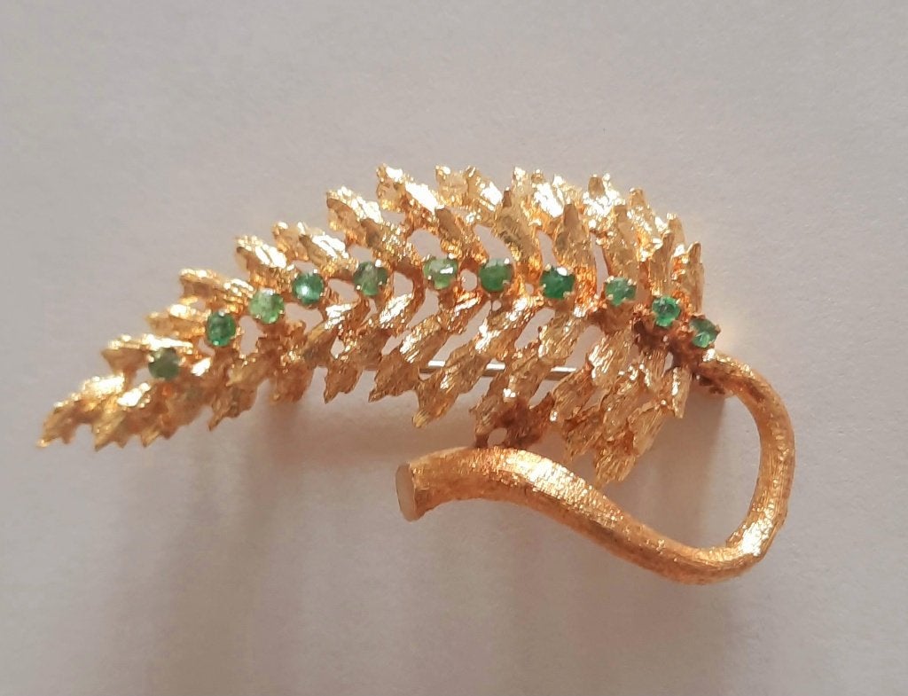 Prachtige 18k gouden broche, Handtassen en Accessoires, 4 tot 7 cm, Ophalen of Verzenden, Zo goed als nieuw, Met edelsteen