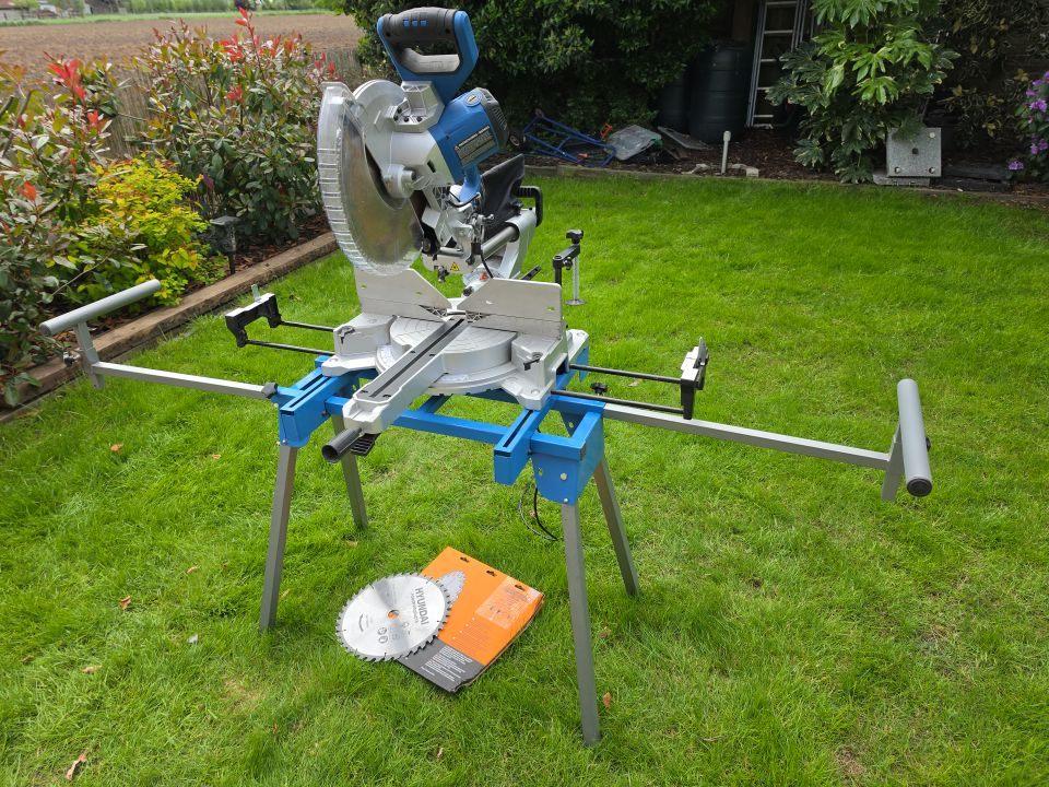 Hyundai afkortzaag / verstekzaag 305mm met aluminium blade, Ophalen, 70 mm of meer, HYUNDAI, Zo goed als nieuw