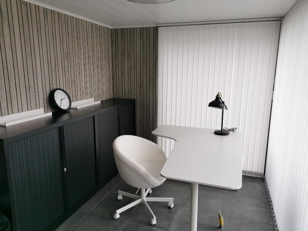 Ikea Bureau tafel, Ophalen, In hoogte verstelbaar, Zo goed als nieuw