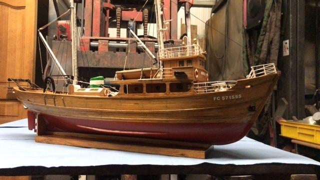 Model van Franse vistrawler, Hobby en Vrije tijd, Modelbouw | Boten en Schepen, Ophalen, Nieuw, Groter dan 1:32