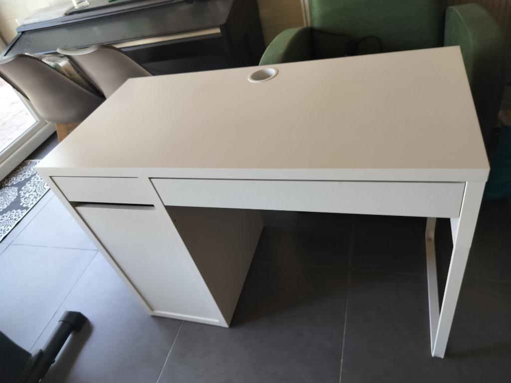 Bureau, Huis en Inrichting, Bureaus, Ophalen, Zo goed als nieuw, IKEA, Wit
