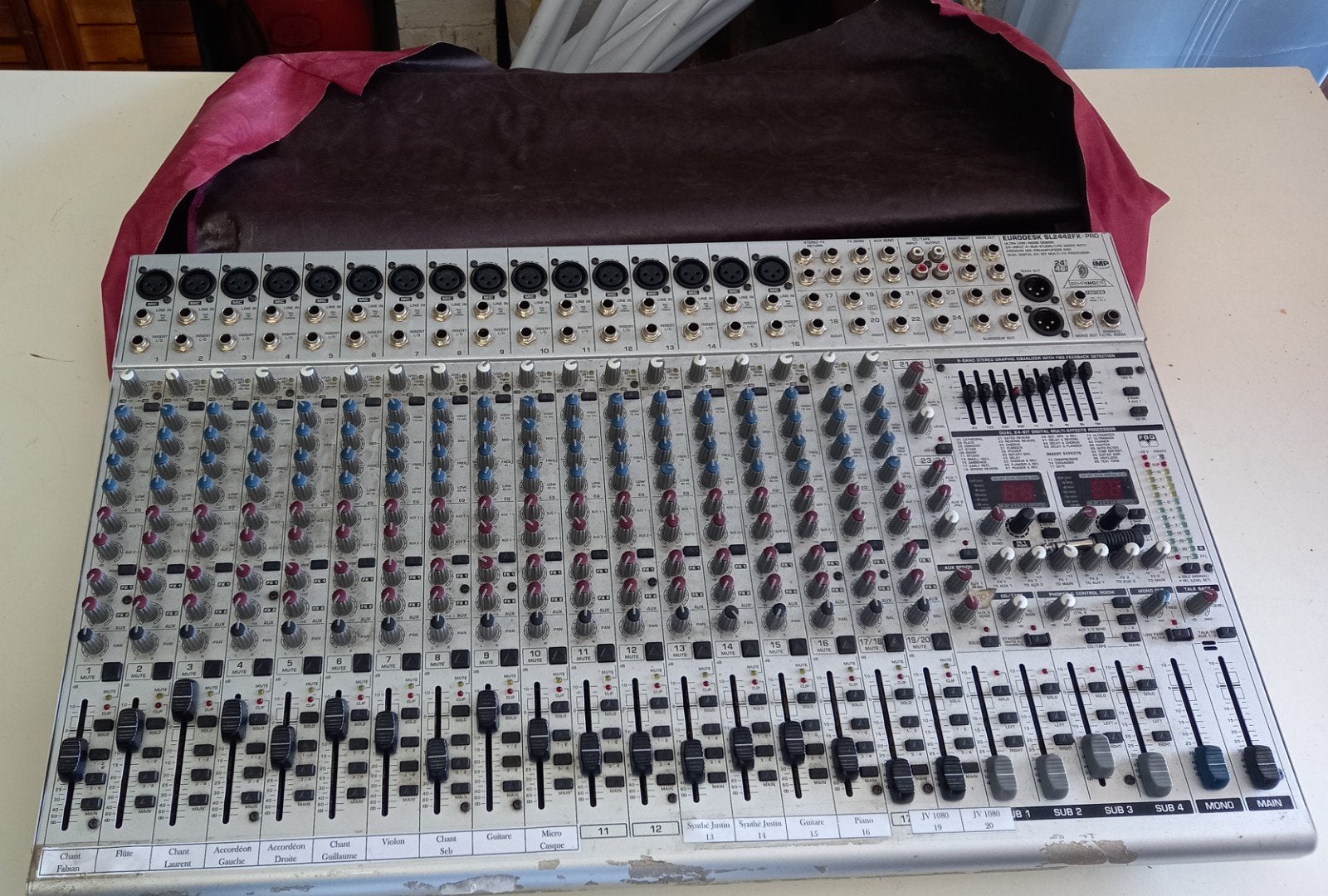 table de mixage Behringer Eurodesk SL2442FX PRO, Enlèvement