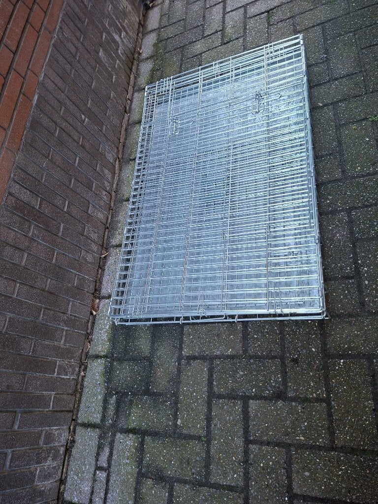 bench voor grote hond, Ophalen, Zo goed als nieuw