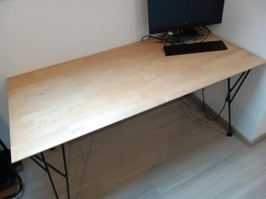 Bureau GERESERVEERD, Enlèvement