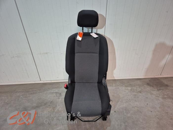 Siège gauche d'un Opel Combo, -, Opel, 3 mois de garantie, Utilisé