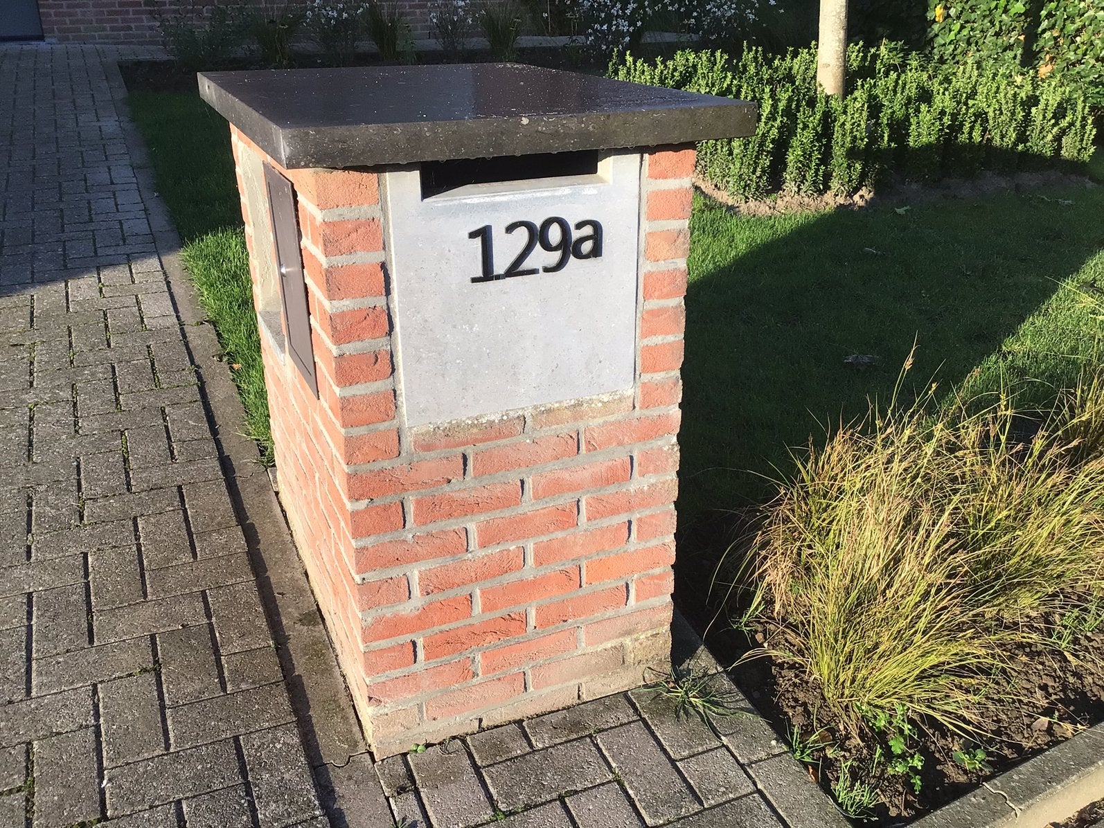 Arduin deksteen en brievenbus en aluminium deurtje, Ophalen, Gebruikt