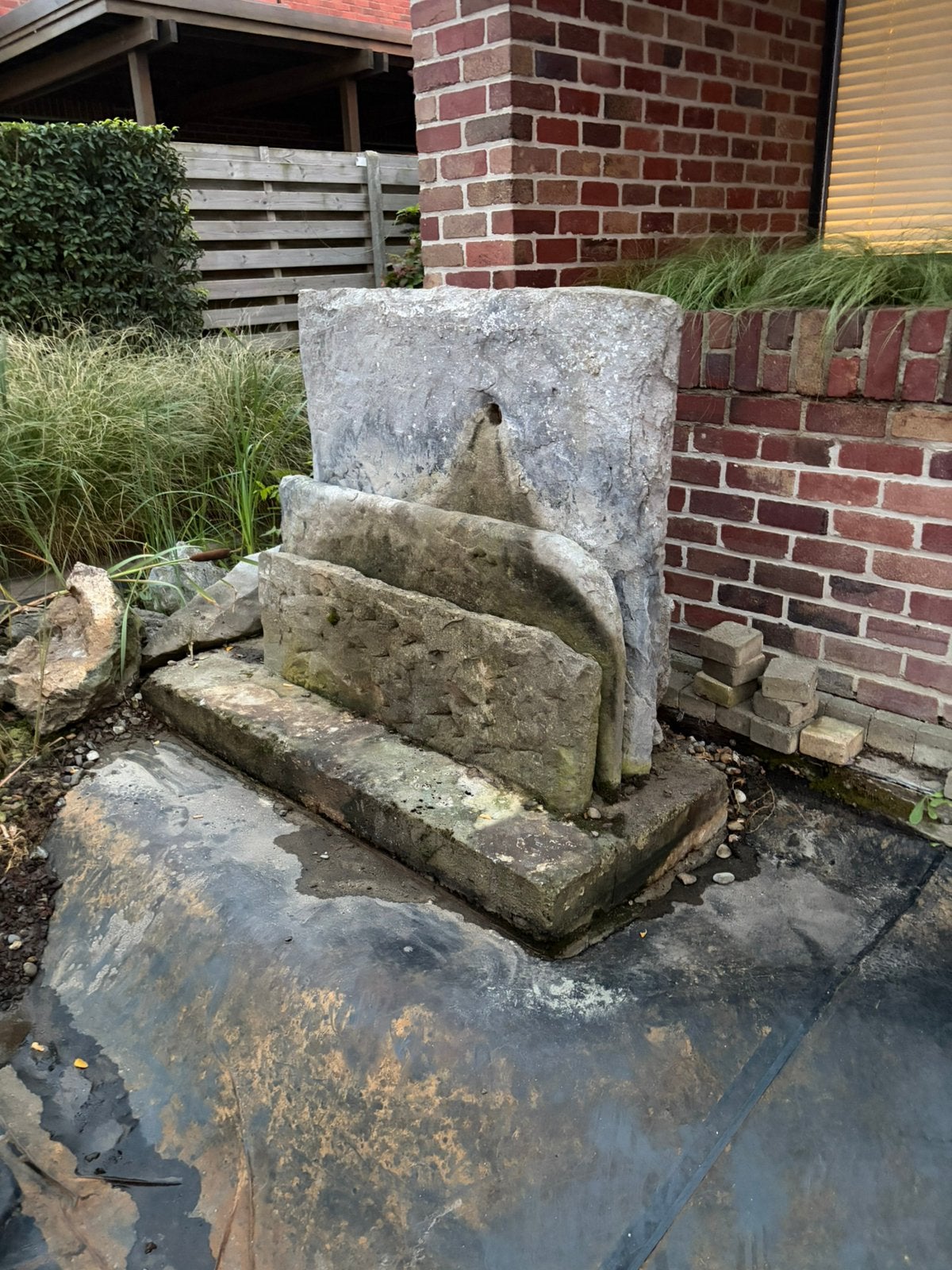 Natuursteen leiesteen fontein als fontein, Tuin en Terras, Ophalen, Gebruikt