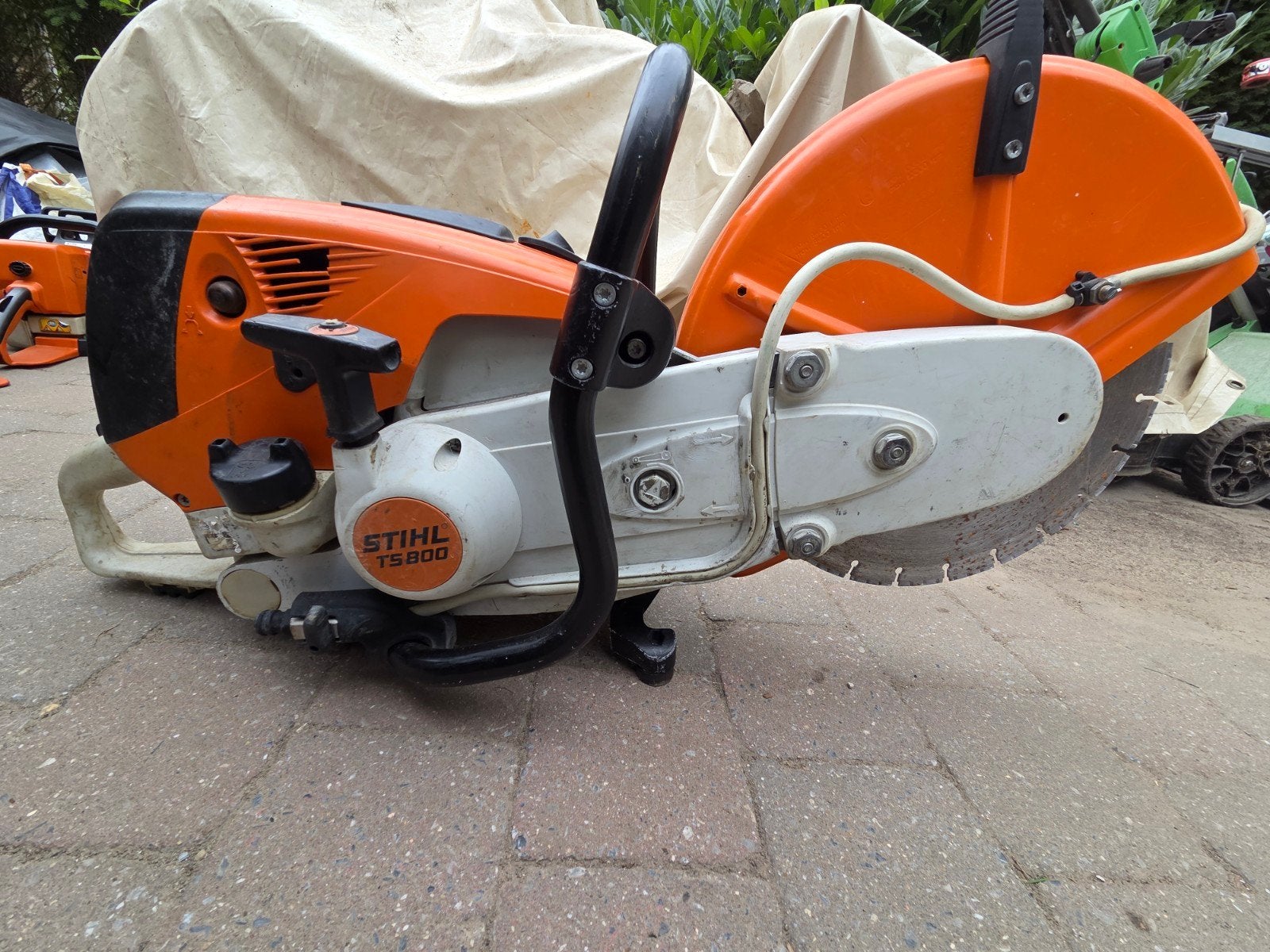 Betonzaag Stihl TS800, Ophalen