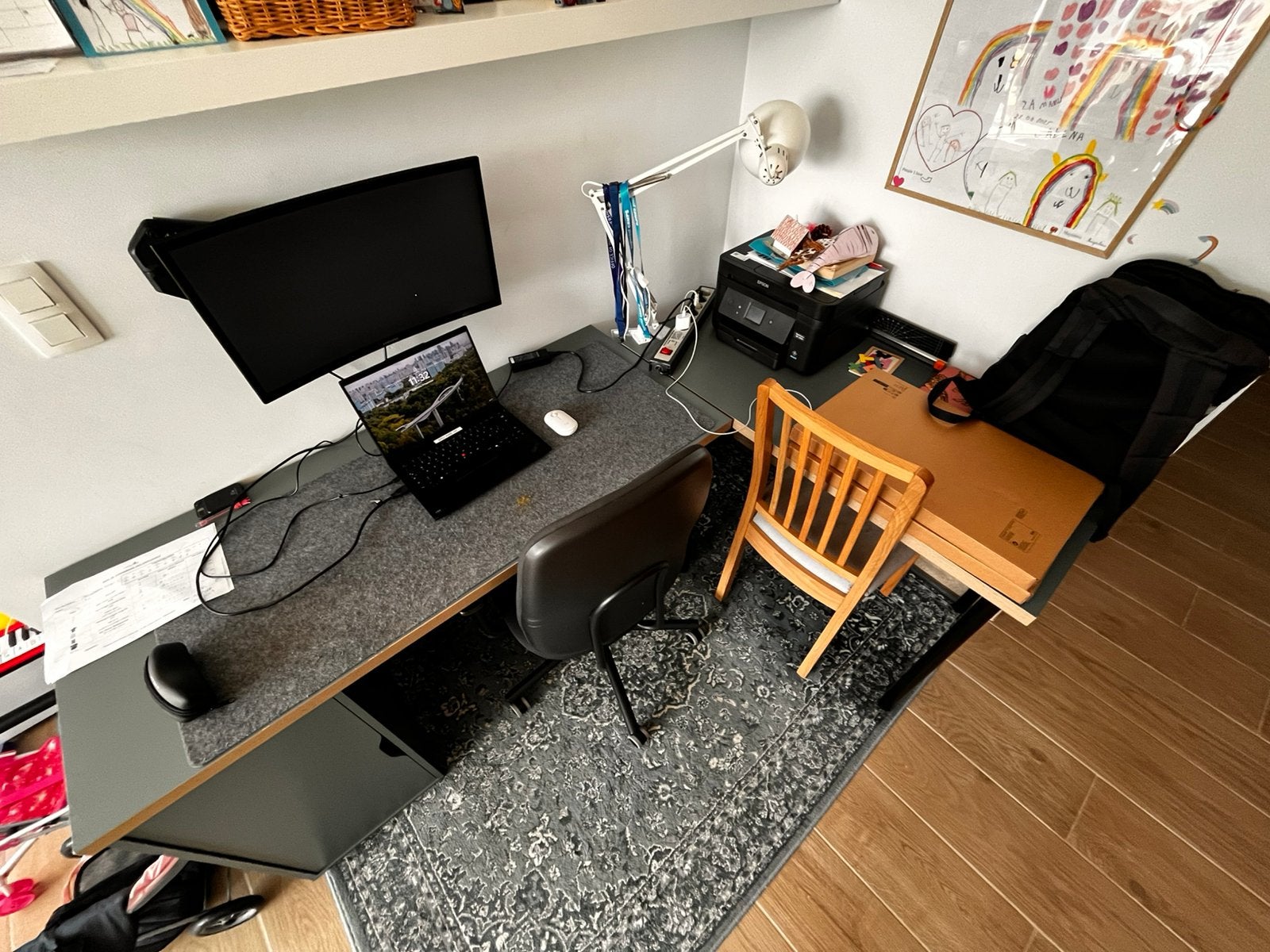 Ikea bureau lagkapten, Enlèvement, IKEA, Noir