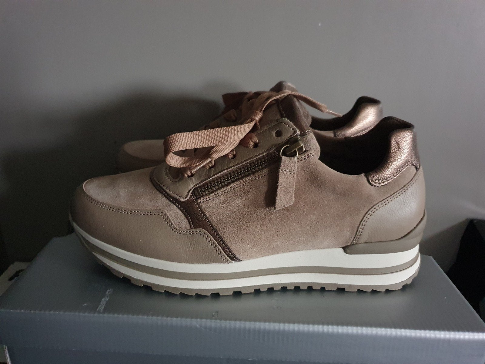 Nieuwe sneakers van Gabor maat 37.5, Bruin, Gabor, Nieuw, Ophalen of Verzenden