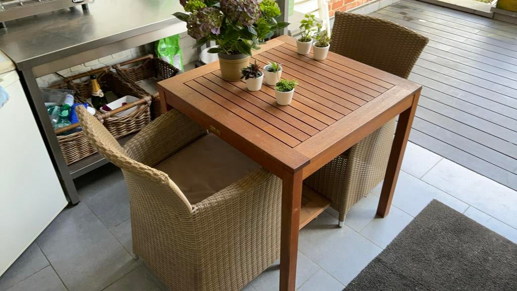 Tuintafel met 2 rotan zetels, Tuin en Terras, Ophalen, Zo goed als nieuw, Rotan