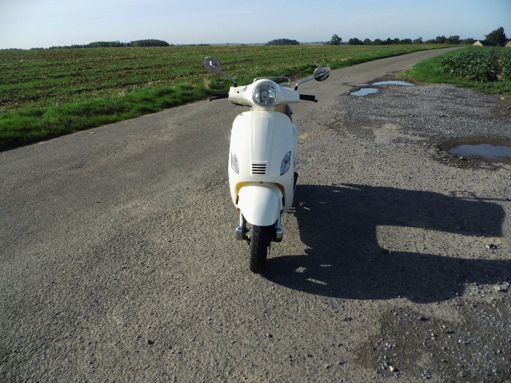 Superbe scooter Benda Venesi classe A , état parfait, 49 cm³, Comme neuf, Enlèvement, Classe A (25 km/h)