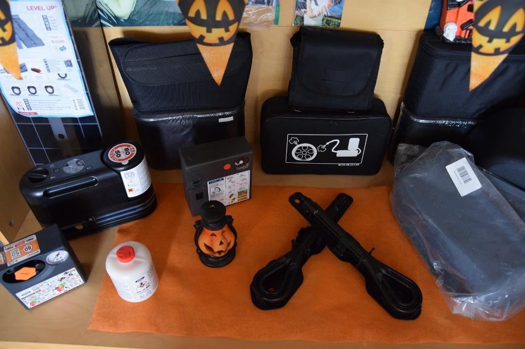Kit de réparation de pneus avec liquide et compresseur !, Enlèvement, Neuf