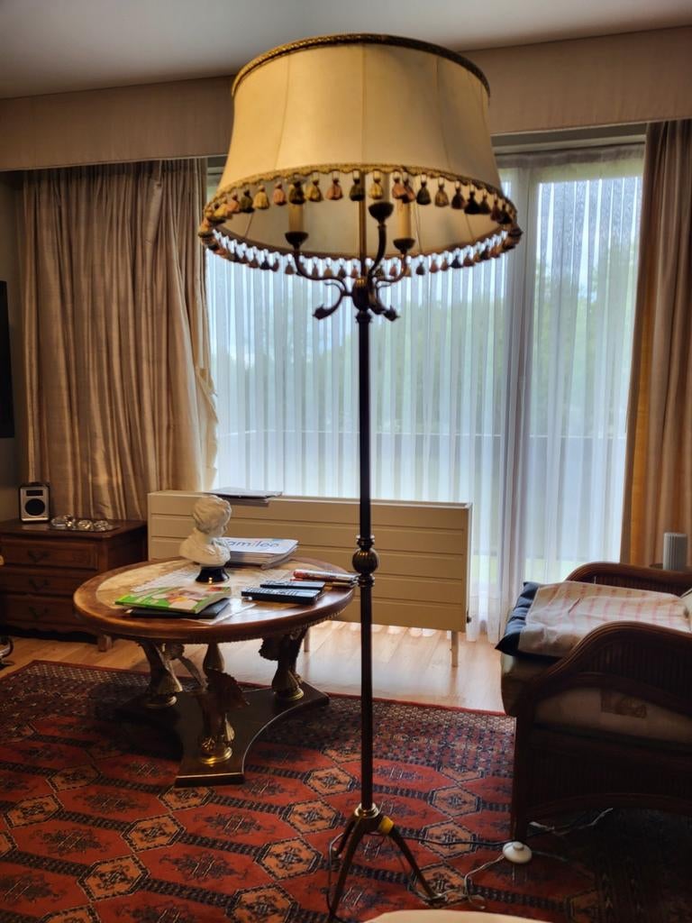 Vloerlamp met zware koperen onderstel., Huis en Inrichting, Ophalen