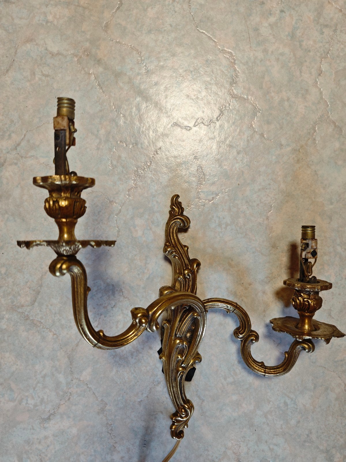 Luminaire mural en bronze sans lampe ni abat-jour., Maison & Meubles, Applique murale, Enlèvement, Utilisé, E14 (petit)