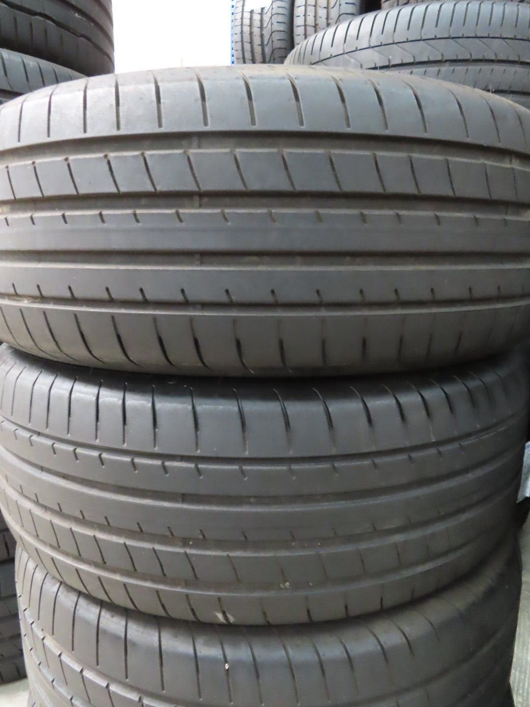 Zomerbanden Goodyear 235 60 18 inch 2 stuks, Pneus été, -, -, -