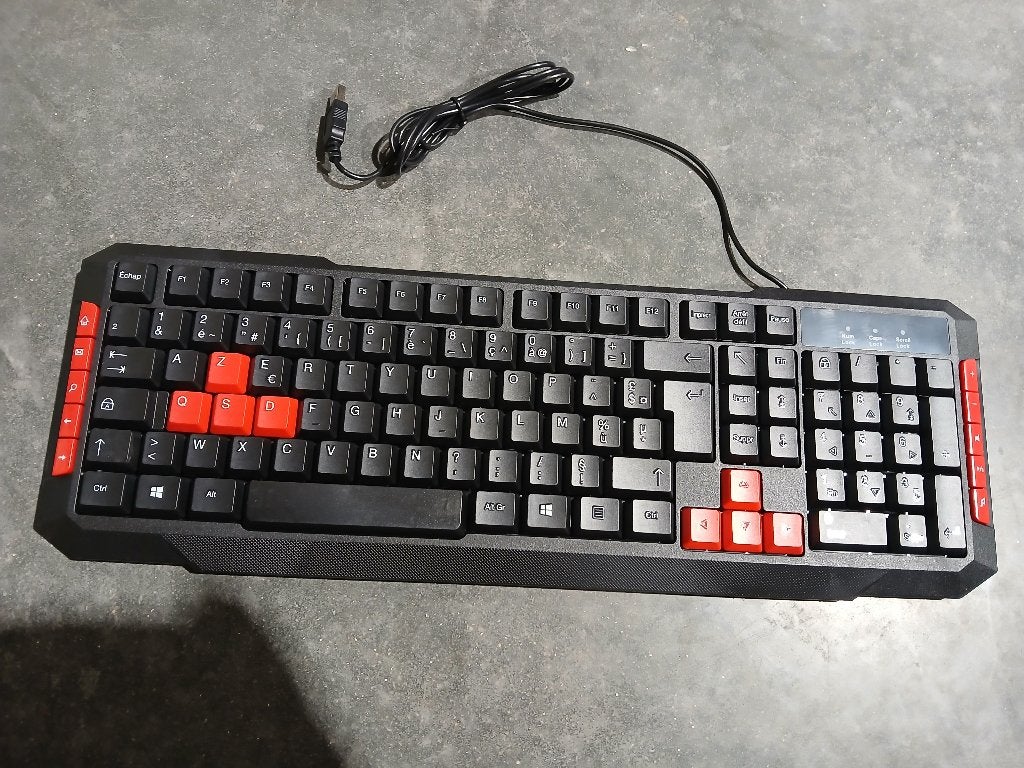 Toetsenbord  / gaming toestenbord Nieuw in doos, Computers en Software, Ophalen, Azerty, Nieuw, Bedraad