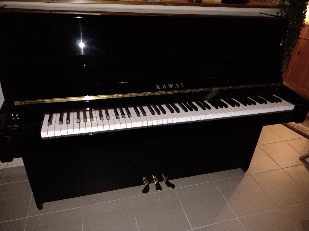 Piano Kawai K15 E zwart hoogglans (2007), Musique & Instruments, Enlèvement, Noir, Piano, Brillant