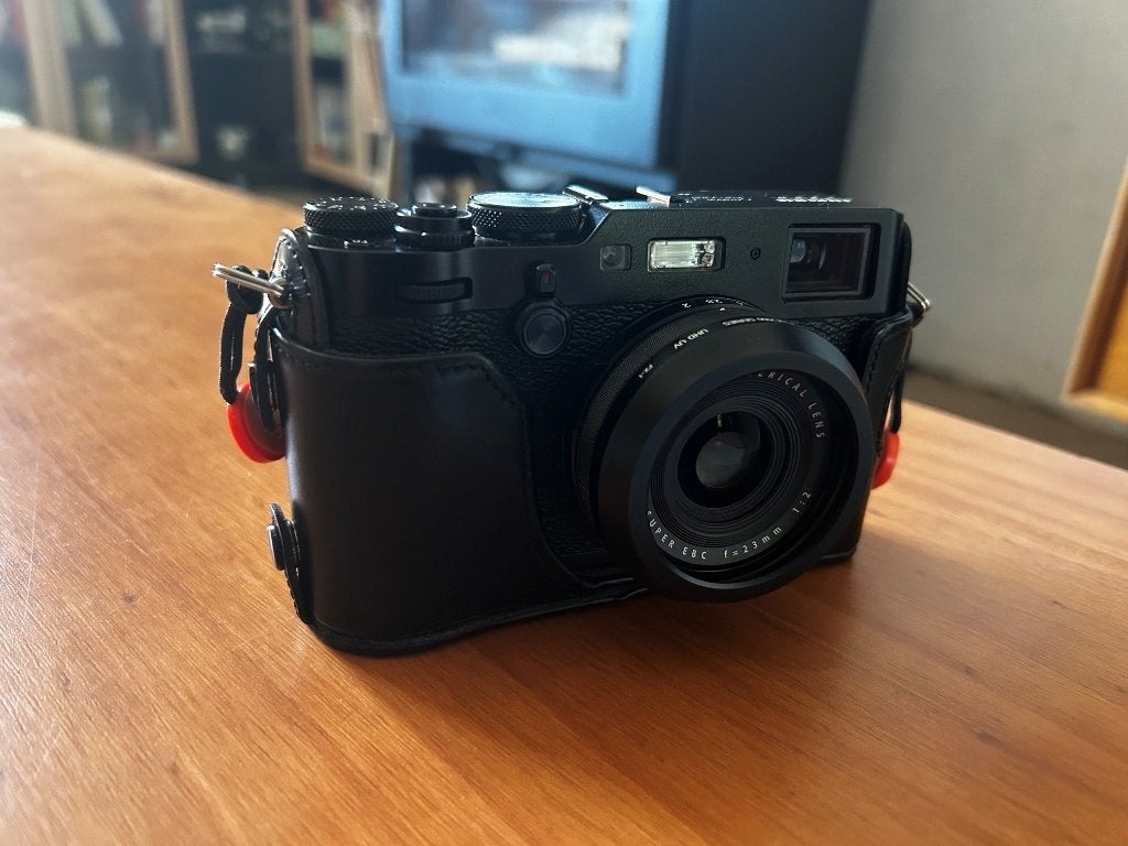 Fujifilm x100F comme neuf, TV, Hi-fi & Vidéo, Appareils photo numériques, Sans zoom optique, Pare-soleil, Comme neuf, Appareil photo hybride