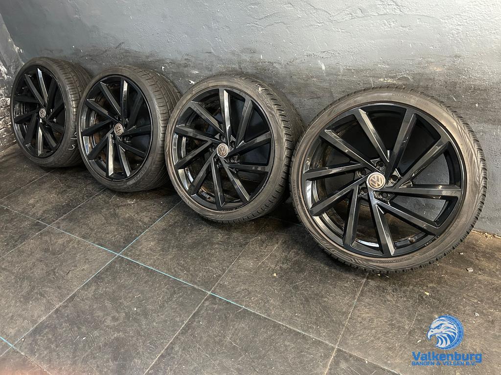 6mm!  Audi A3 VW Caddy Golf Leon Spielberg look 19 inch zwar, Auto-onderdelen, Banden en Velgen, 19 inch, Gebruikt, -, -