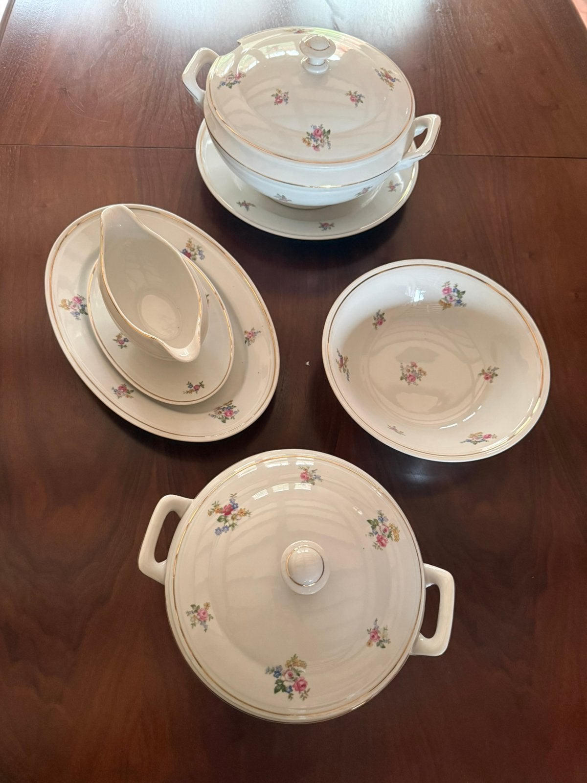 Wit servies met bloemen, Ophalen