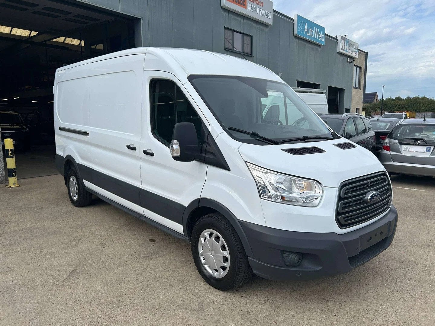 Ford Transit 2.0 TDCi L2H2 Ambiente lengte 2 hoogte 2 zie fo, Auto's, Stof, Gebruikt, 4 cilinders, https://public.car-pass.be/vhr/3a1e27f4-d875-4fb7-b554-ffdb75e4322f