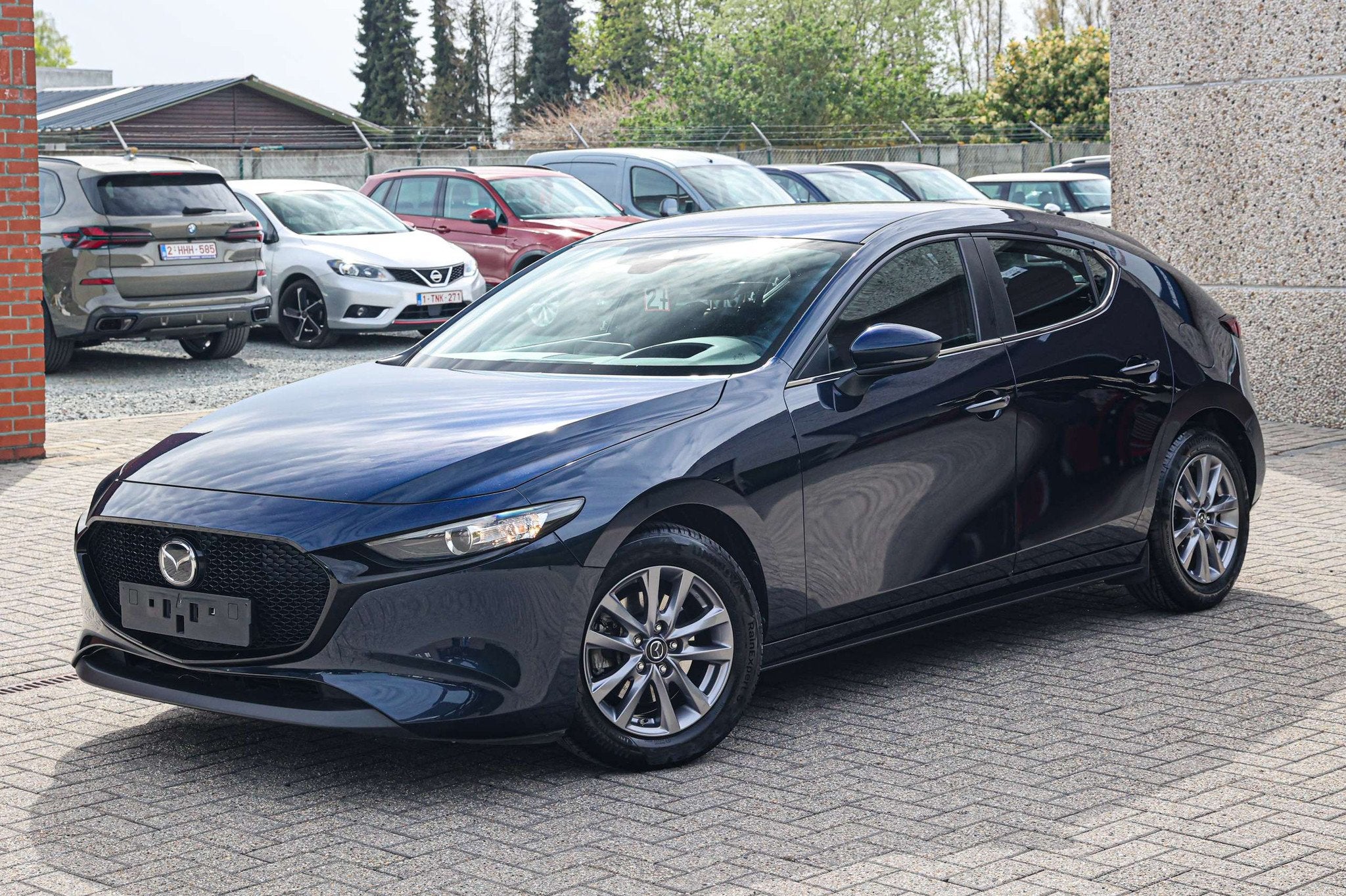 Mazda 3 NAVIGATIE*APPLE-CARPLAY*NAVIGATIE*PARKEERSENSOREN*, Achat, Euro 6, Boîte manuelle, Noir