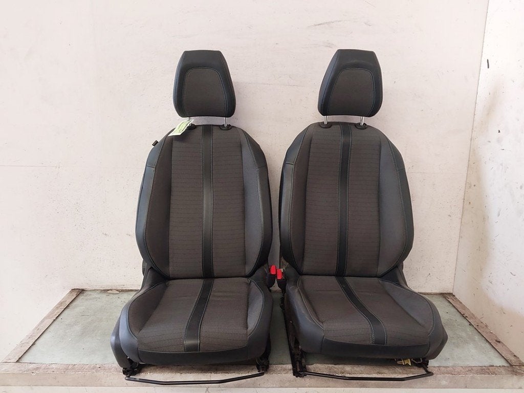 INTERIEUR COMPLET Peugeot 208 II (UB / UH / UP) (01-2019/-), Autos : Pièces & Accessoires, Kontakt-peugeot@peugeot.com, Utilisé