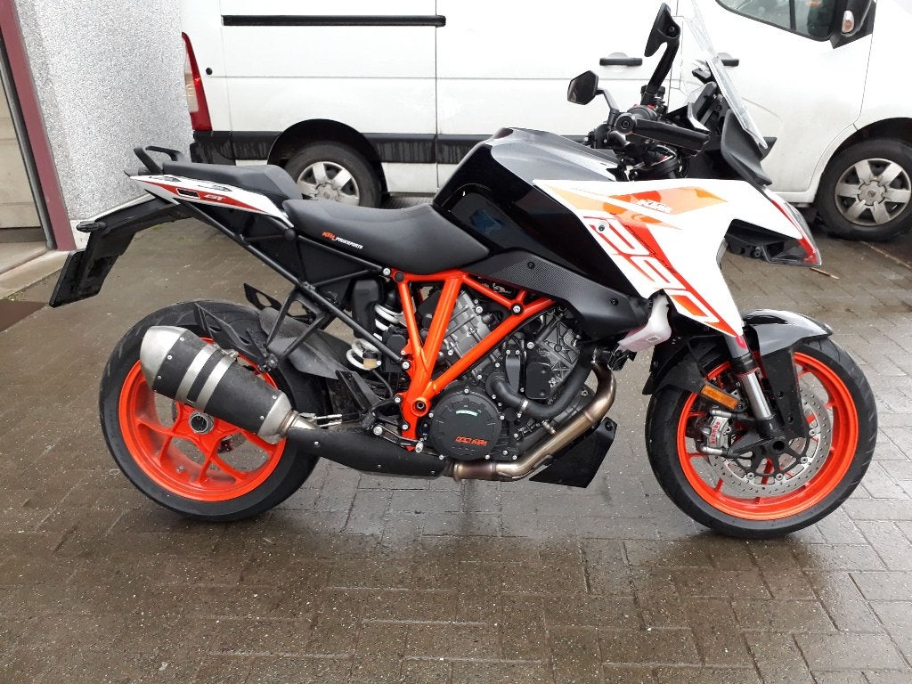 BENZINETANK KTM SUPERDUKE 1290, Motoren, 2 cilinders, Occasion, Meer dan 35 kW, Toermotor