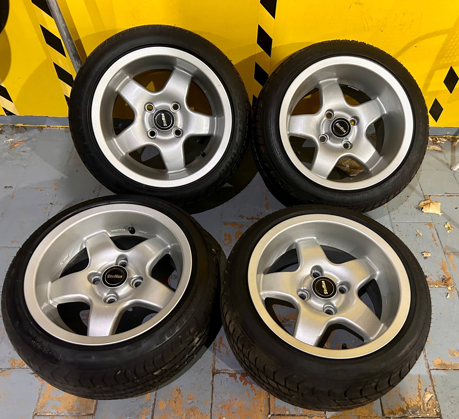 Jantes rares Steffan BCW Staggered 14" (4x108) +Pneus Dunlop, Autos : Pièces & Accessoires, Enlèvement, 14 pouces, Pneu(s)