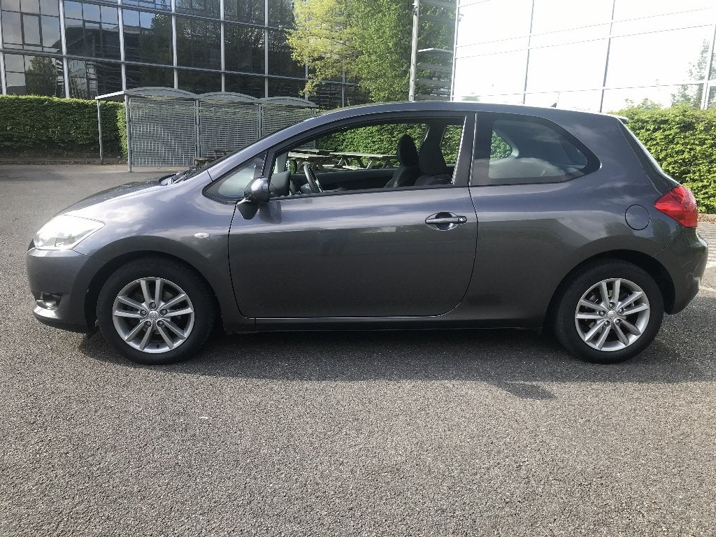 Navigation Toyota Aurus essence 2009 - homologuée, Autos, Achat, Boîte manuelle, Entretenue par le concessionnaire, 5 places