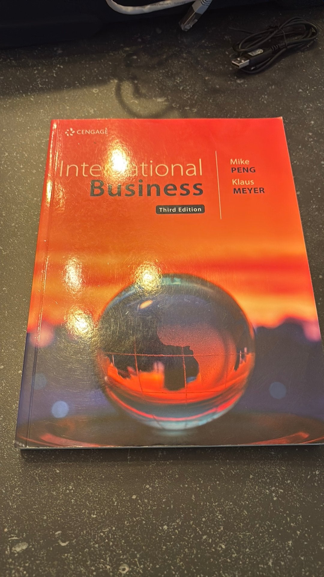 International business, Ophalen, Zo goed als nieuw