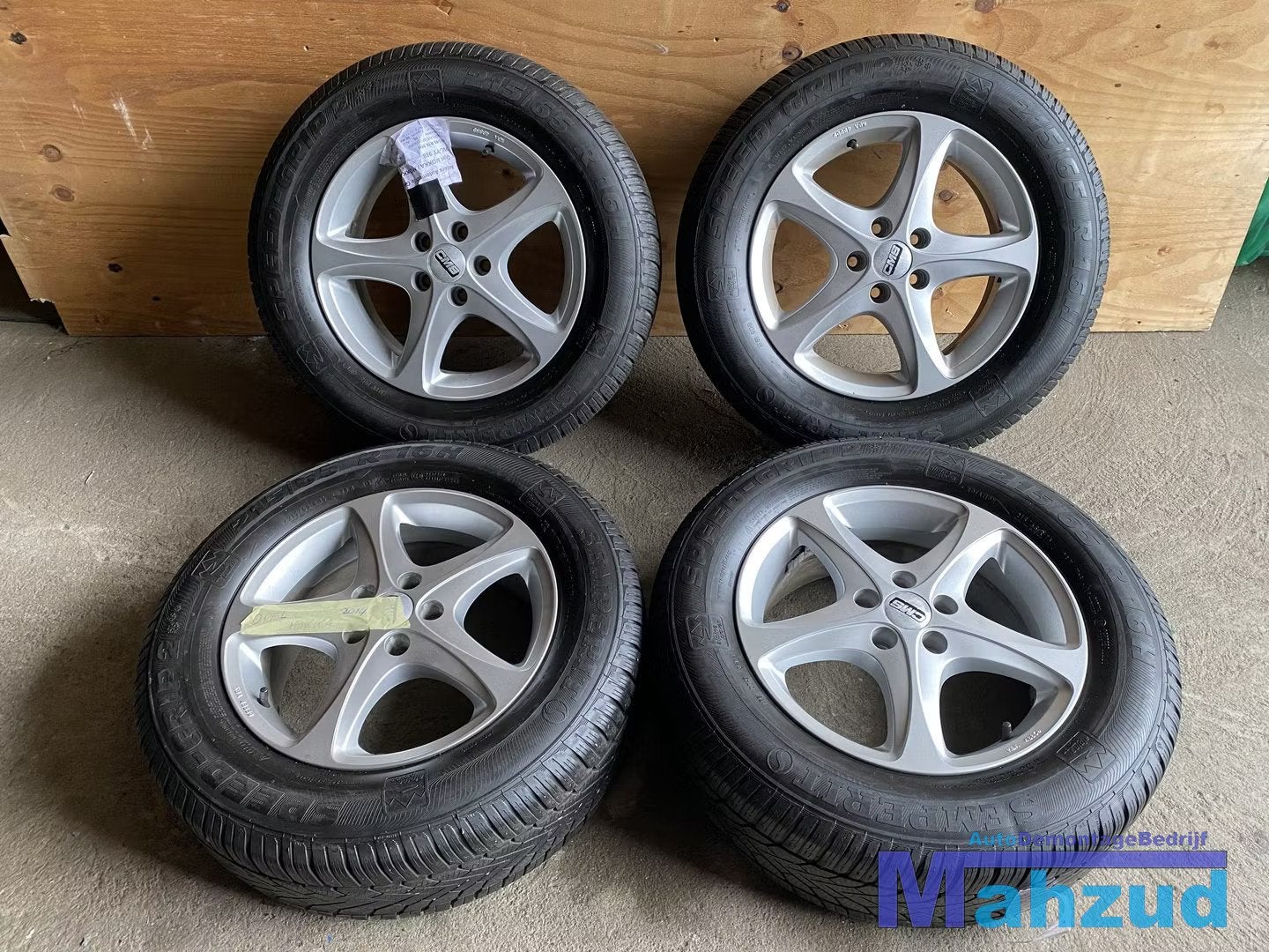 OPEL MOKKA WINTER winterset velgen banden 5x105 16 inch, Auto-onderdelen, Banden en Velgen, Gebruikt, Bahnhofsplatz 1
65423  Russelsheim am Main, DE