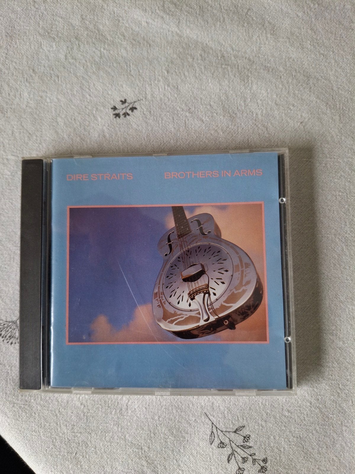 cd Three Straits, Enlèvement ou Envoi