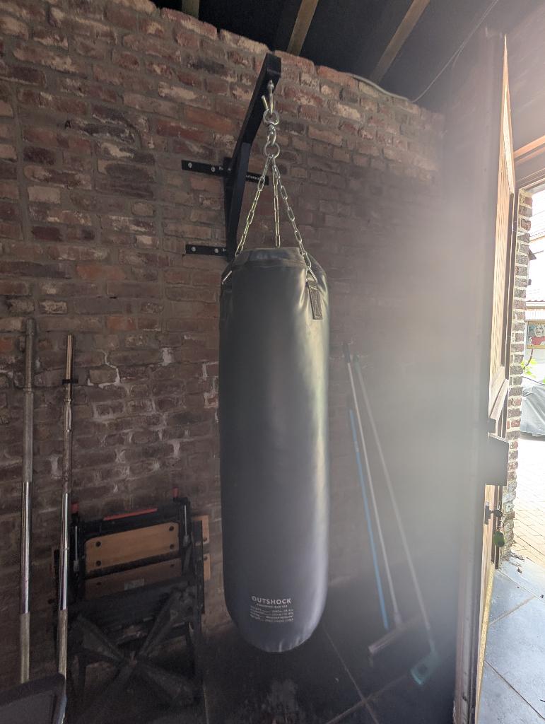 OUTSHOCK punching-bag 120 met ophangsysteem, Sport en Fitness, Boksen, Ophalen, Zo goed als nieuw, Bokszak