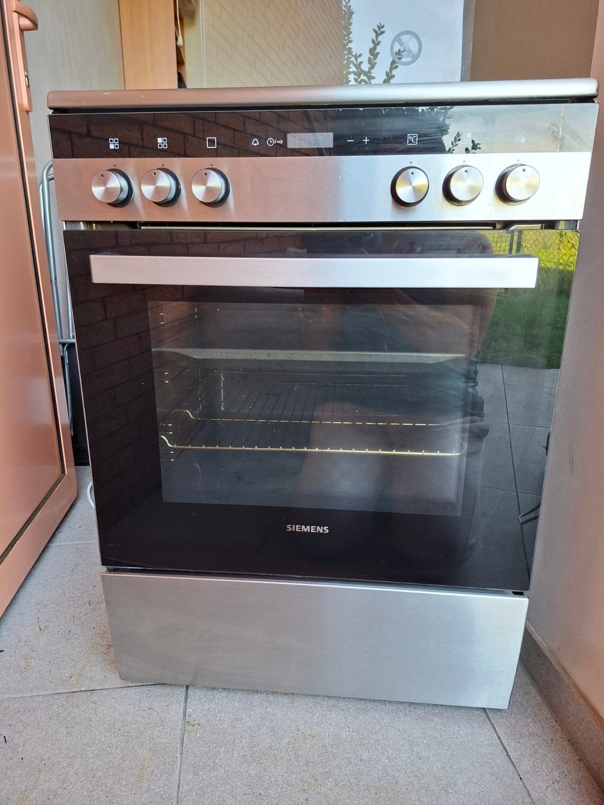 Siemens gasfornuis met oven, Elektronische apparatuur, Ophalen, 4 kookzones, Zo goed als nieuw, Gas