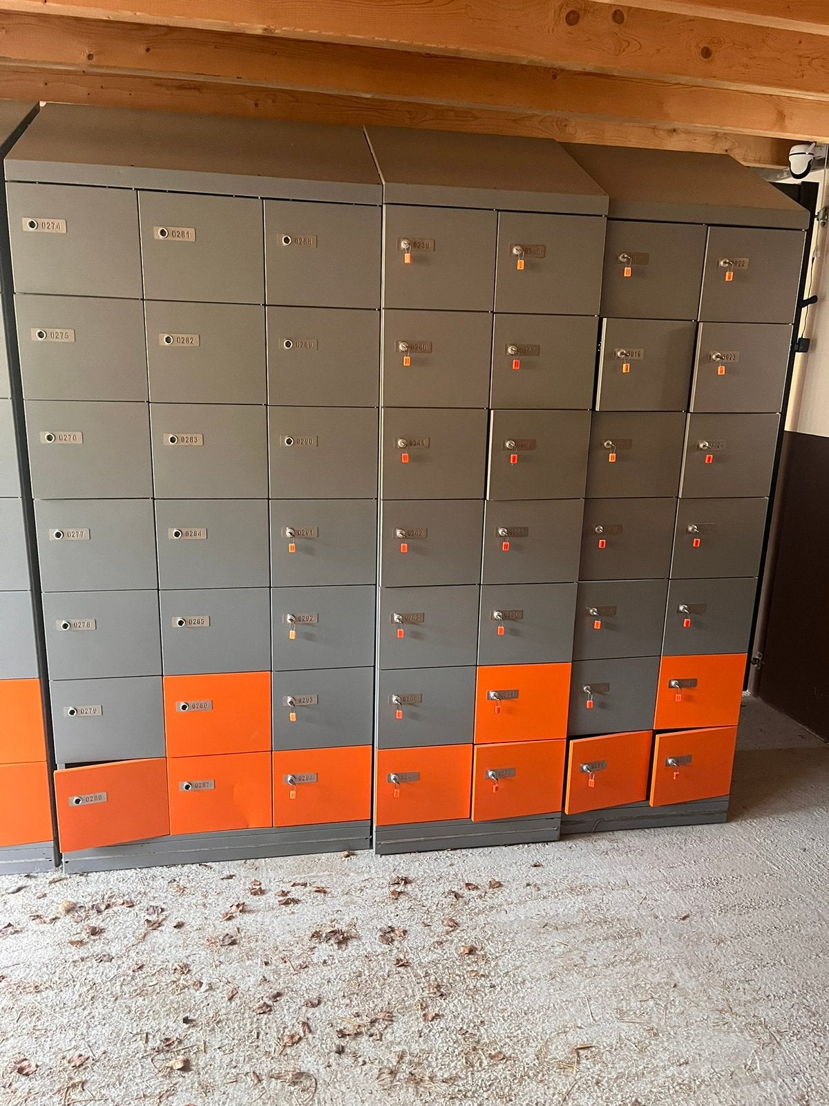 Club - Kluisjes met een slot voor €2, Ophalen, Zo goed als nieuw