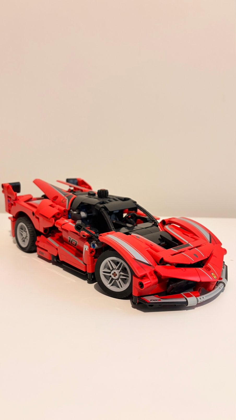 Ferrari FXXk. 42212, Hobby en Vrije tijd, Modelbouw | Auto's en Voertuigen, Ophalen, Zo goed als nieuw