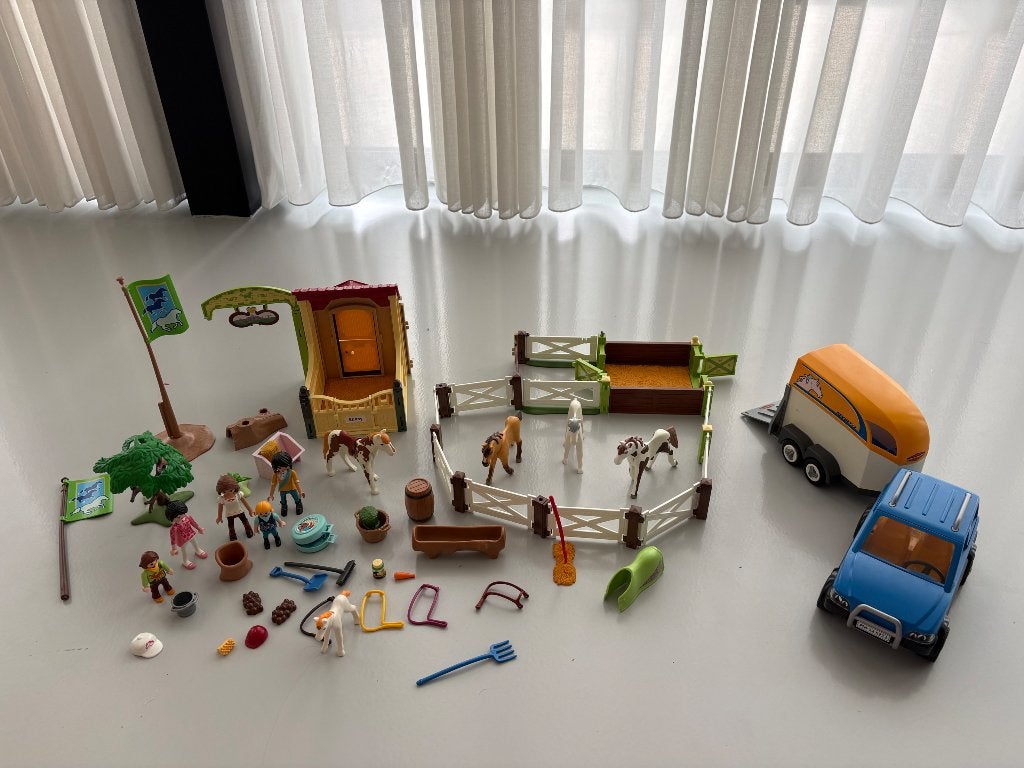 Playmobil stal, auto en paardentrailer, Ophalen, Gebruikt, Los Playmobil