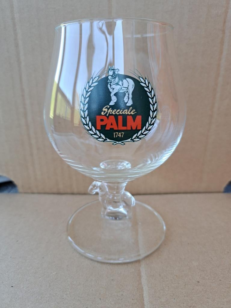 Bierglas : Palm met het trekpaard in de voet v h glas, Enlèvement ou Envoi, Neuf, Verre ou Verres, Palm