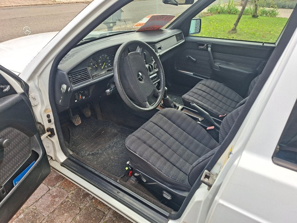 Mercedes 190D, Auto's, 4 deurs, Zwart, 4 cilinders, Wit