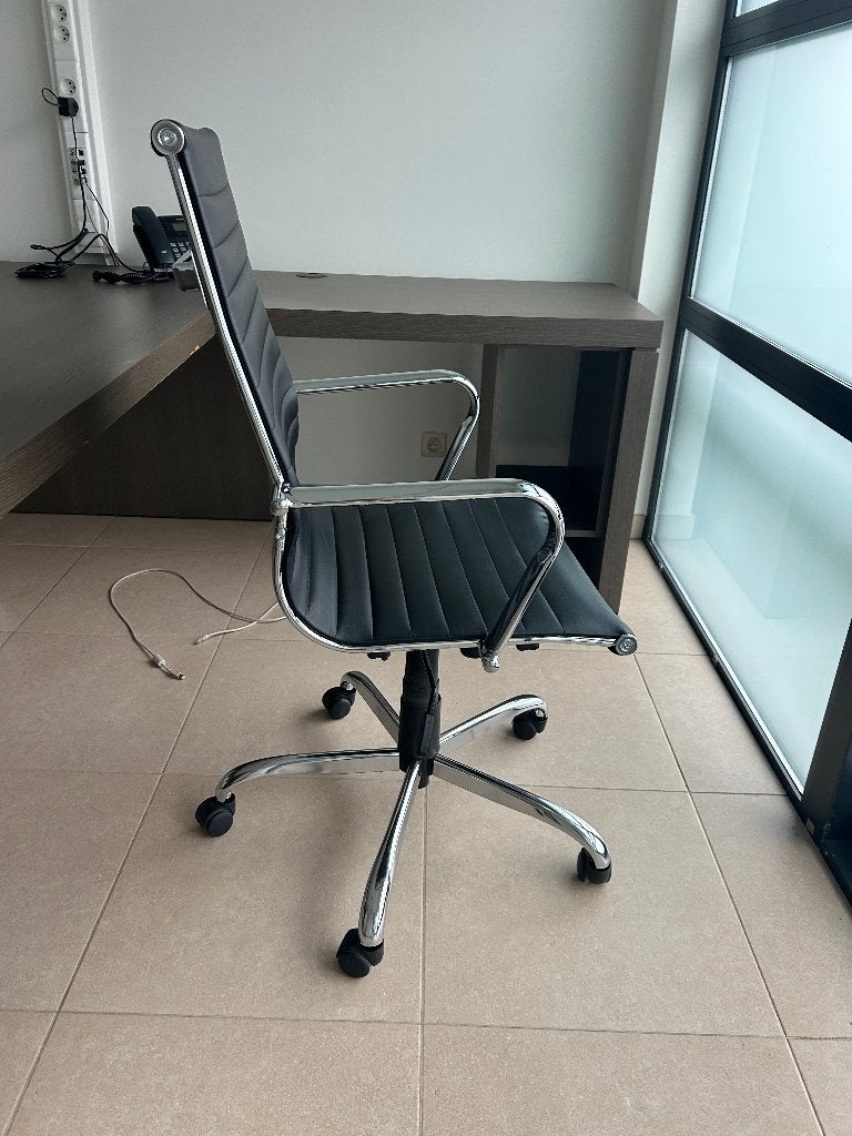 Fauteuil de direction/siège de bureau design Realspace PRO, Enlèvement, Utilisé, Noir, Chaise de bureau