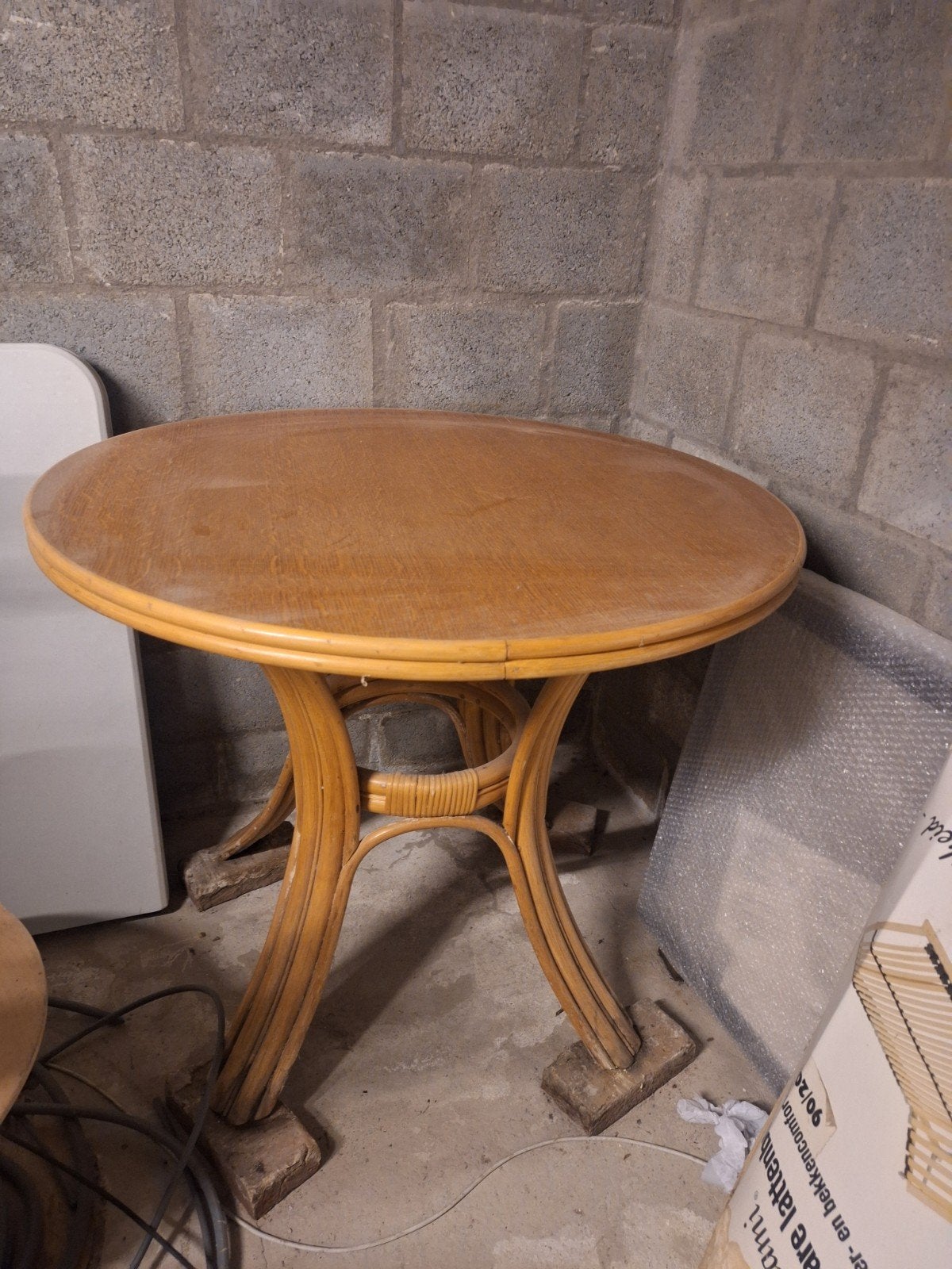 Ronde tafel - rotan, Ophalen