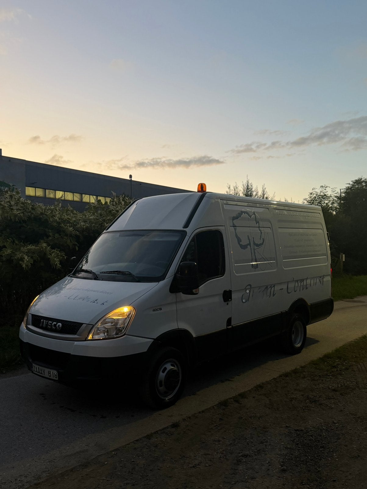 Te koop Iveco Daily 3.0L 145pk perfect stad rijdt perfect, Autos, Achat, 4 portes, Iveco, Beige