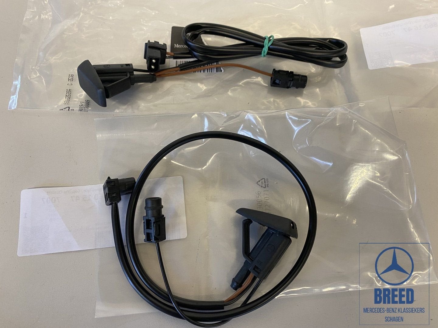 NOS ruitensproeierkop L+R voor Mercedes-Benz W124, Auto-onderdelen, -, Nieuw, Ophalen of Verzenden, -