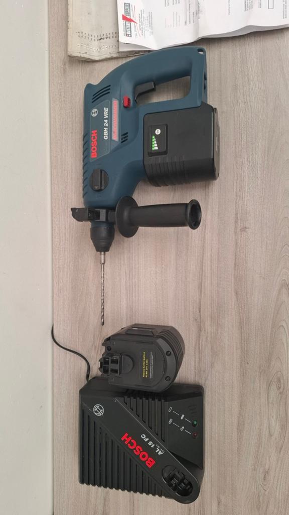 Perforateur Bosch GBH 24 VRE en très bonne état, Bricolage & Construction, Outillage | Foreuses, Enlèvement