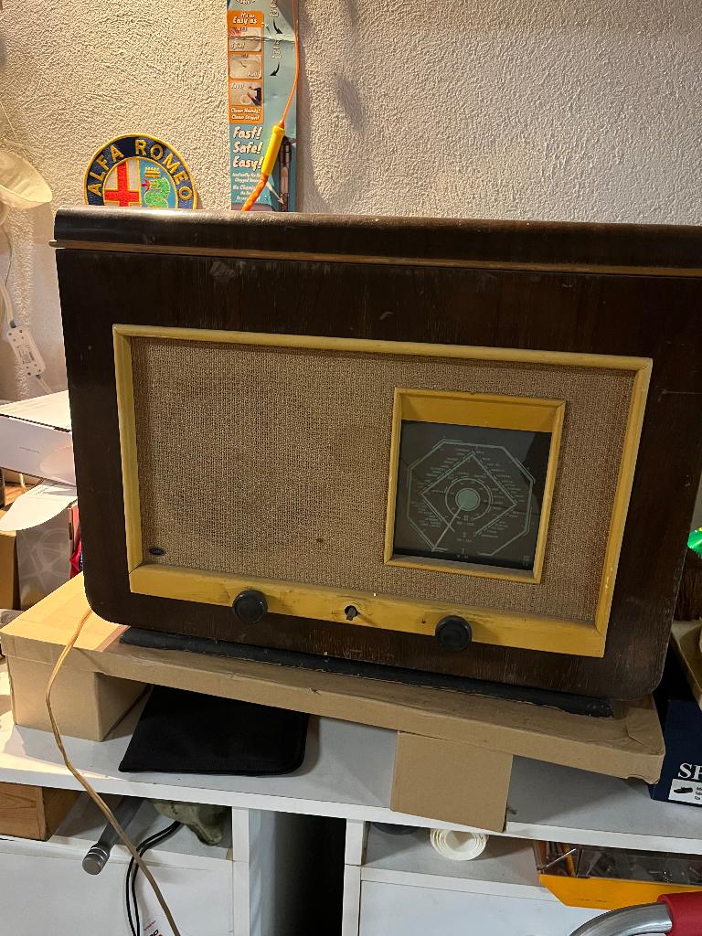 Vintage Radio/platenspeler SBR, Ophalen