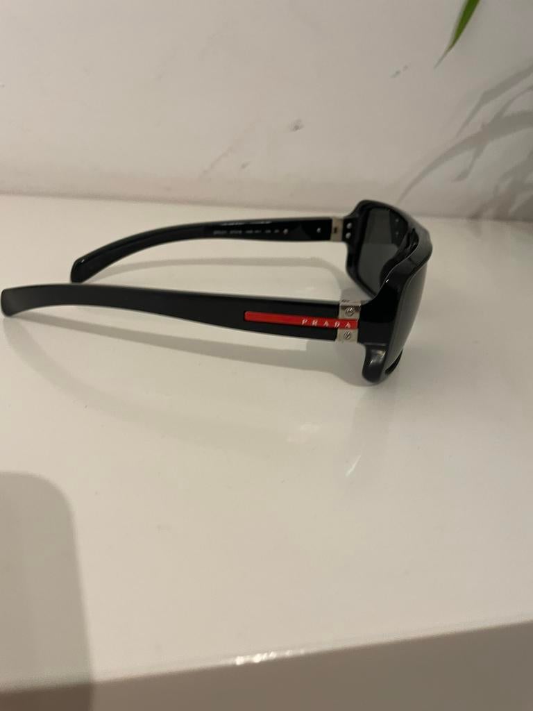 Prada zonnebril als nieuw, Ophalen, Zo goed als nieuw, Zonnebril