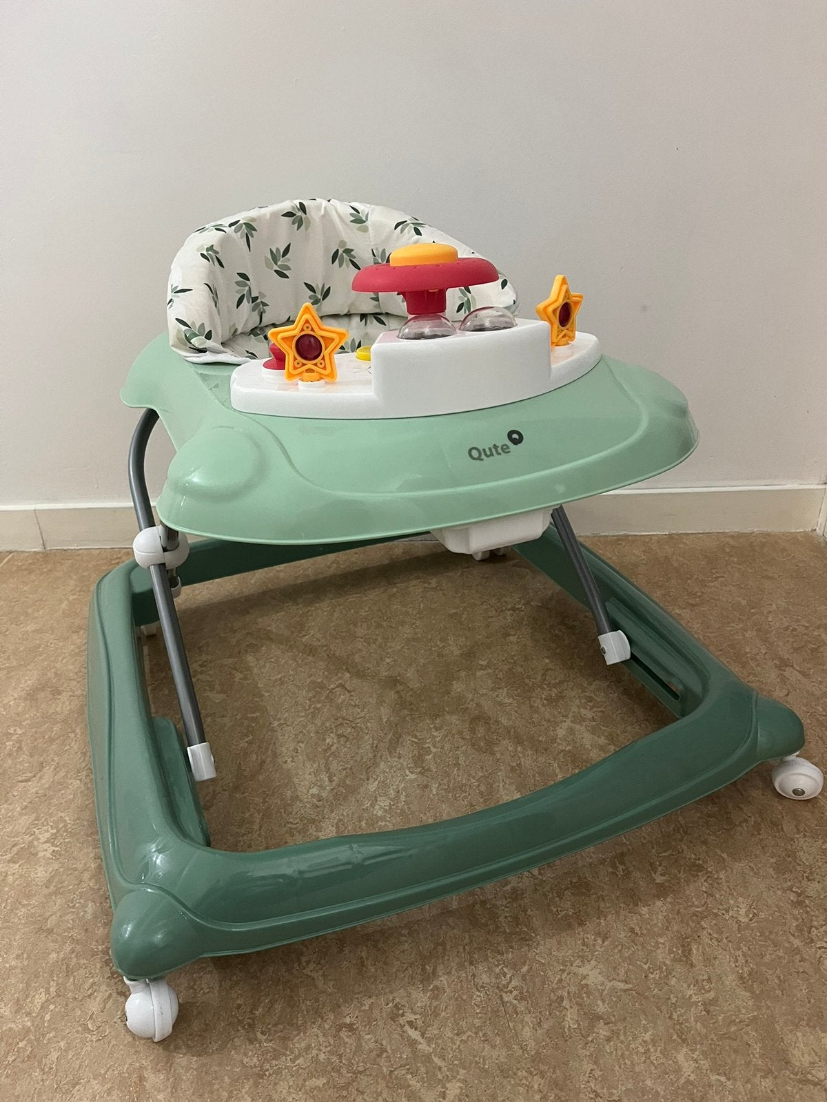 Joli trotteur pour bébé, comme neuf !, Enlèvement, Comme neuf, Voiture, Avec lumière