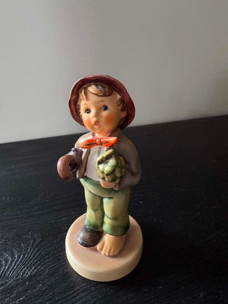 Hummel Goebel Lost stocking, Verzamelen, Beelden en Beeldjes, Ophalen of Verzenden, Zo goed als nieuw, Hummel